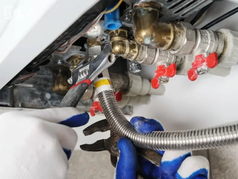 سوالات متداول درباره نشت آب پکیج و راهکارهای تعمیر