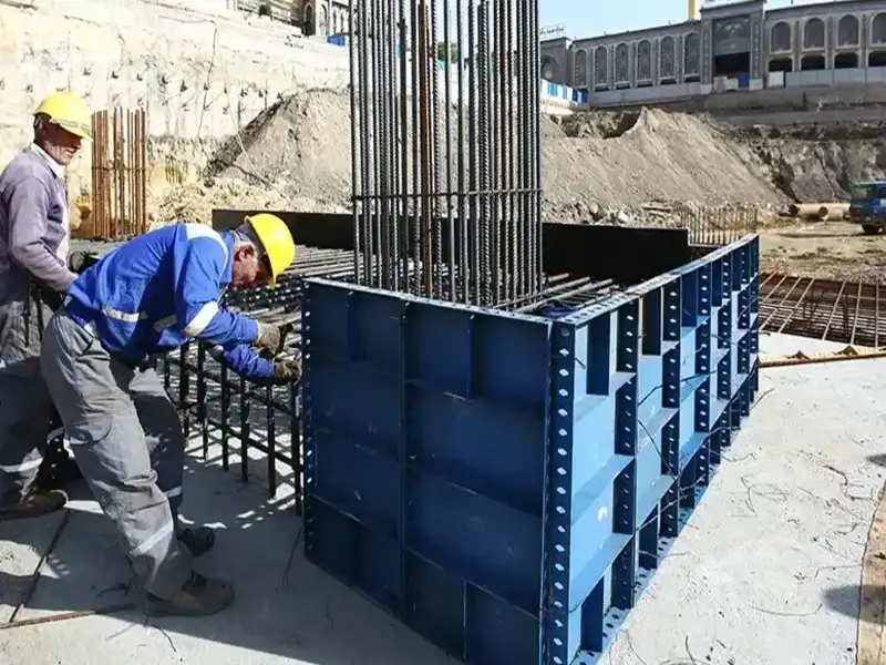عوامل مؤثر بر انتخاب قالب بتن - مقایسه قالب فلزی، پلاستیکی و چوبی برای پروژه های ساختمانی